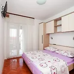 Pezo - With Balcony And Sea View * Baška Voda