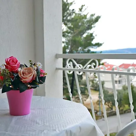 Pezo - With Balcony And Sea View Apartamento *