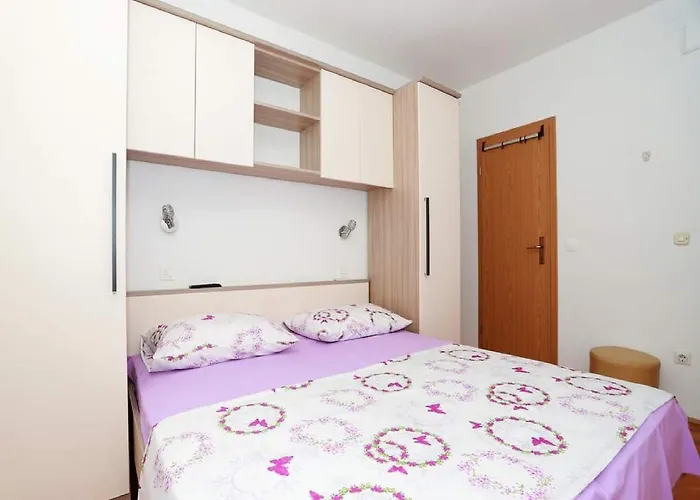 Pezo - With Balcony And Sea View Apartamento